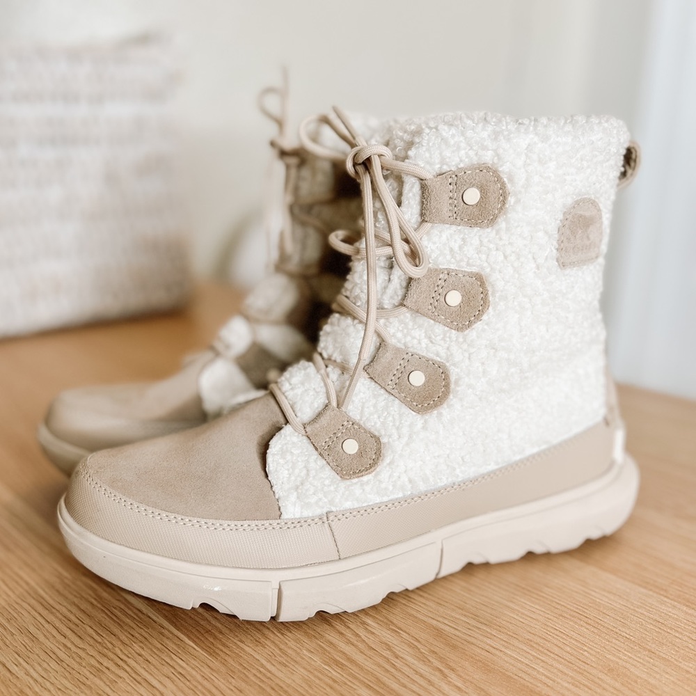 SOREL EXPLORER BOOTS 9.5